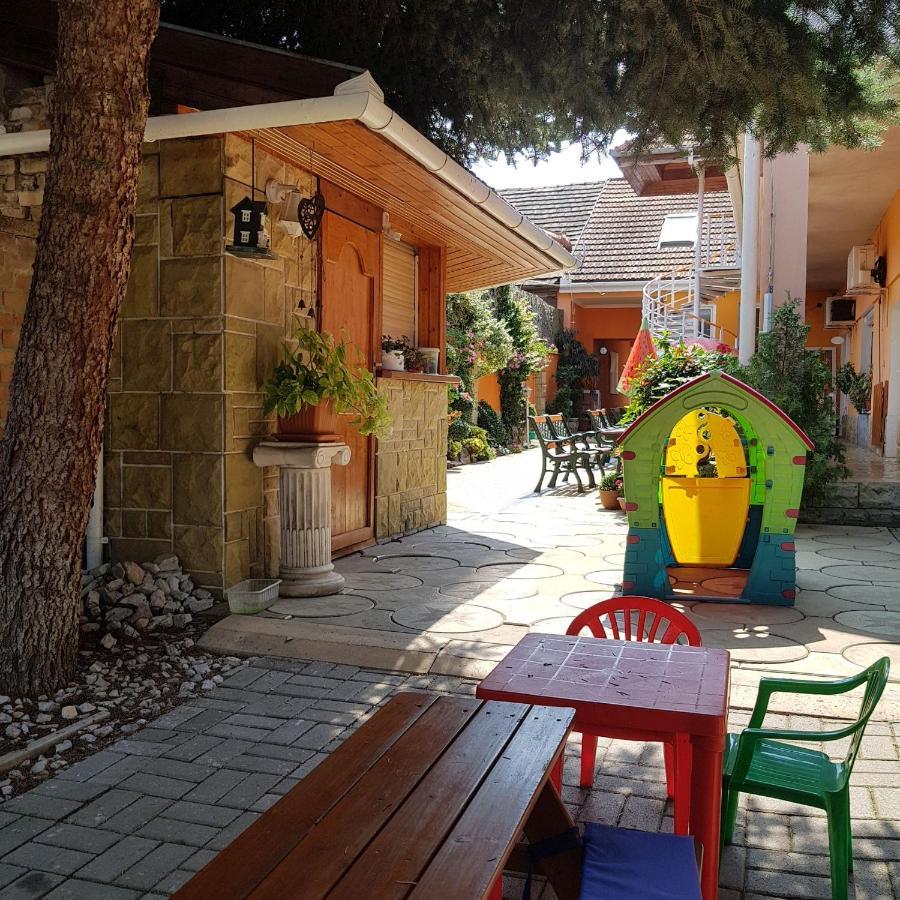 Penzión KORMOŠ Sturovo Exterior foto