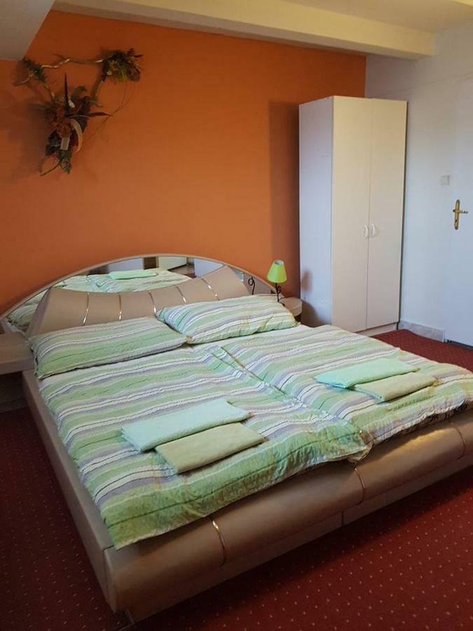 Penzión KORMOŠ Sturovo Exterior foto